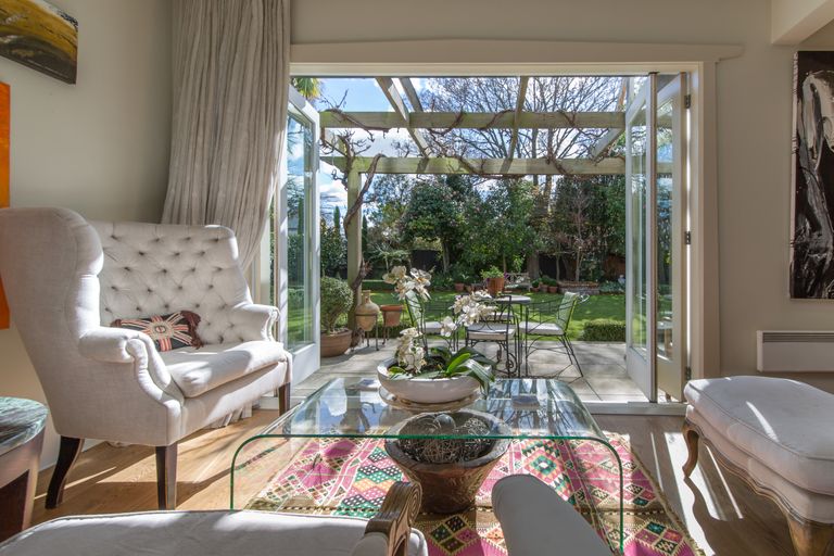 Photo of property in 166 Fendalton Road, Fendalton, Christchurch, 8052