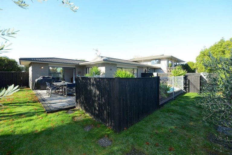 Photo of property in 8 Strathean Avenue, Avonhead, Christchurch, 8042