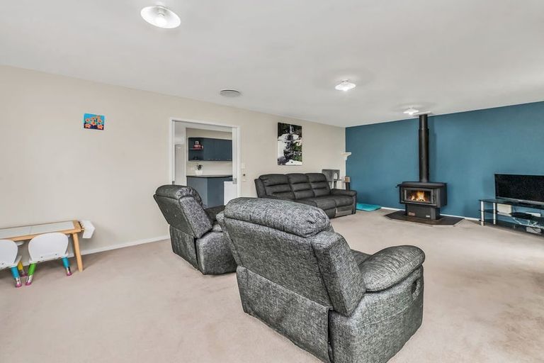 Photo of property in 8 Cross Street, Coalgate, 7673