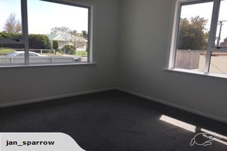 Photo of property in 20 George Street, Levin, 5510