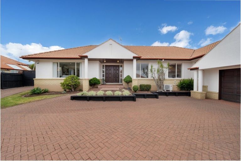 Photo of property in 9 Kentia Way, Somerville, Auckland, 2014