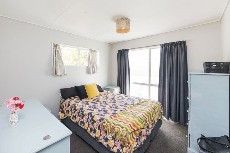 Photo of property in 1/17 Apollo Parade, Milson, Palmerston North, 4414