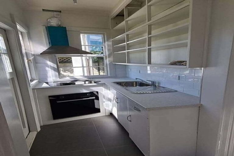 Photo of property in 1/57 Hawker Street, Mount Victoria, Wellington, 6011