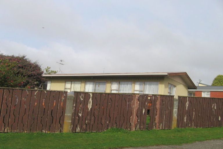 Photo of property in 44 Beaumaris Crescent, Ascot Park, Porirua, 5024