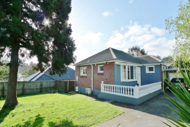 Photo of property in 103 Bolton Street, Blockhouse Bay, Auckland, 0600