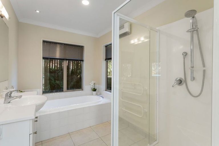 Photo of property in 5 Signal Hill Road, Mount Pleasant, Christchurch, 8081