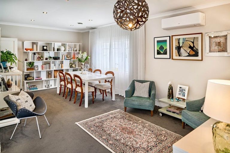 Photo of property in 292 The Parade, Island Bay, Wellington, 6023