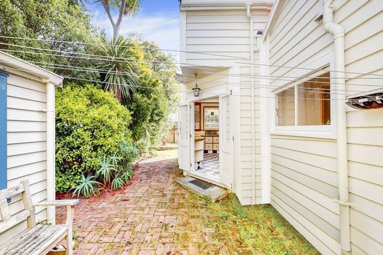 Photo of property in 109 Aro Street, Aro Valley, Wellington, 6021