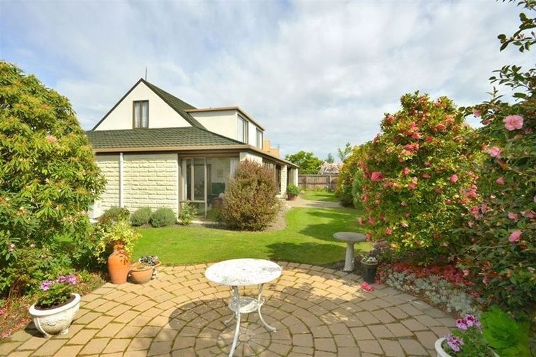 Photo of property in 32 O'connor Place, Burnside, Christchurch, 8053