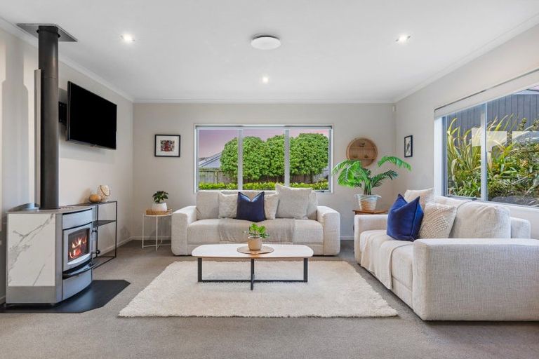 Photo of property in 108 Falcon Drive, Welcome Bay, Tauranga, 3112