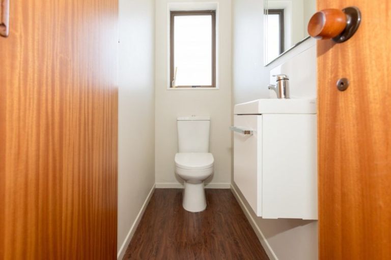 Photo of property in 10 Iona Place, Sockburn, Christchurch, 8042