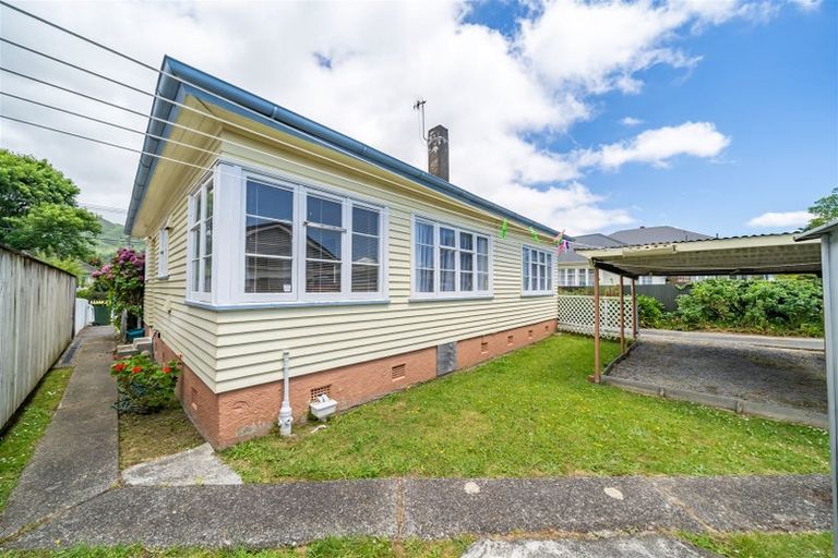 Photo of property in 3 Bush Street, Naenae, Lower Hutt, 5011