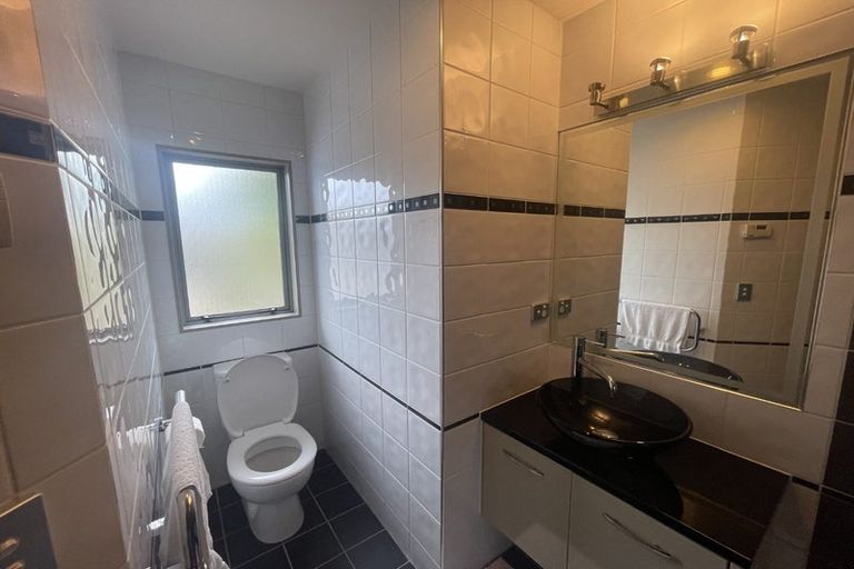 Photo of property in 9 Armstrong Farm Drive, East Tamaki Heights, Auckland, 2016