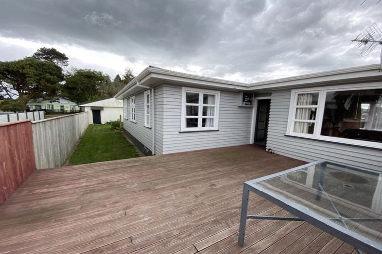 Photo of property in 214 Bridge Street, Eltham, 4322