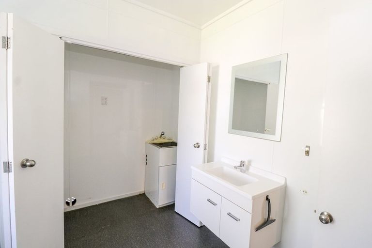 Photo of property in 24 Lombard Street, Palmerston North, 4410