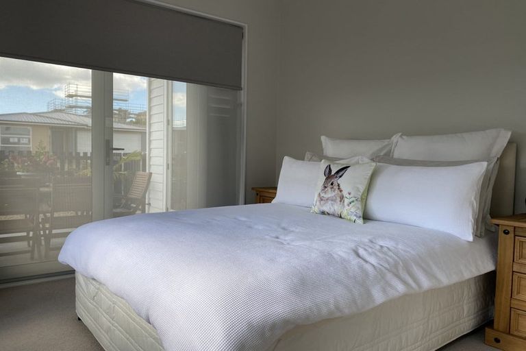 Photo of property in 2 Toka Lane, Red Beach, 0932