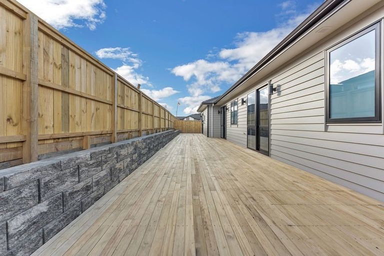 Photo of property in 23 Glenaray Crescent, Wanaka, 9305