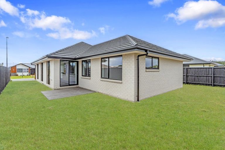 Photo of property in 43 Mehrtens Crescent, Woodend, 7691