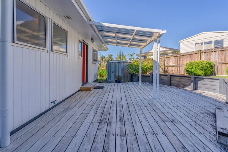 Photo of property in 329 Triangle Road, Massey, Auckland, 0614