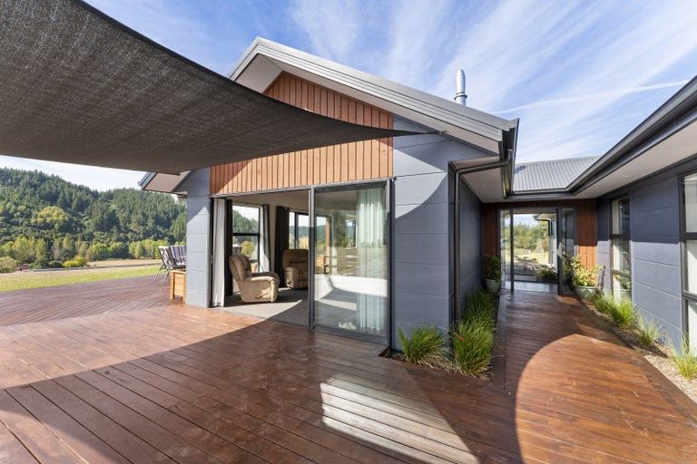 Photo of property in 191 Pigeon Valley South, Pigeon Valley, Wakefield, 7096