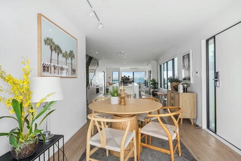 Photo of property in 1/15 Craig Road, Milford, Auckland, 0620