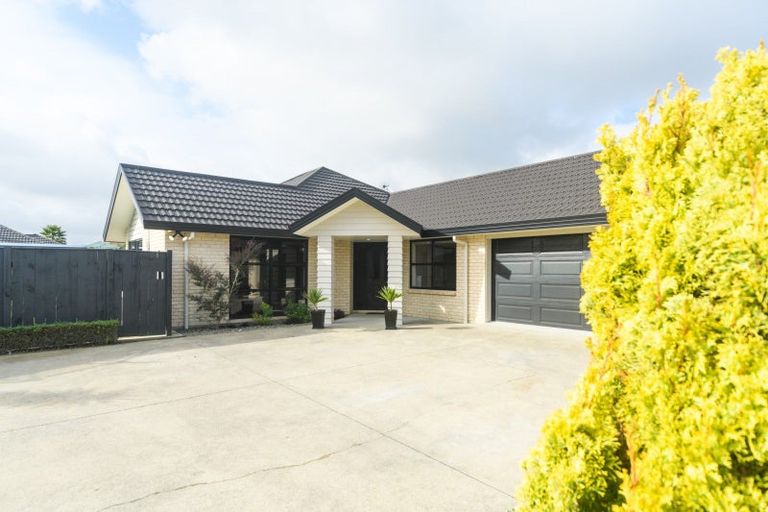 Photo of property in 6 Nevada Way, Kelvin Grove, Palmerston North, 4414