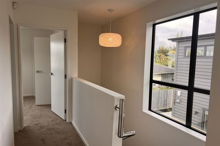 Photo of property in 4b Finlow Drive, Te Atatu South, Auckland, 0610