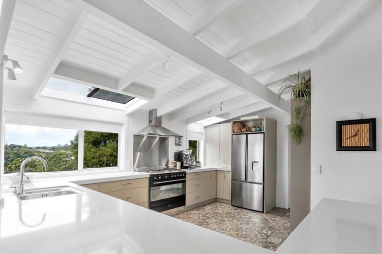 Photo of property in 217 Point View Drive, East Tamaki Heights, Auckland, 2016