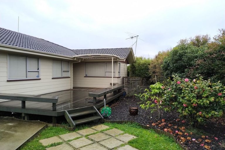 Photo of property in 19 Tomintoul Place, Highland Park, Auckland, 2010