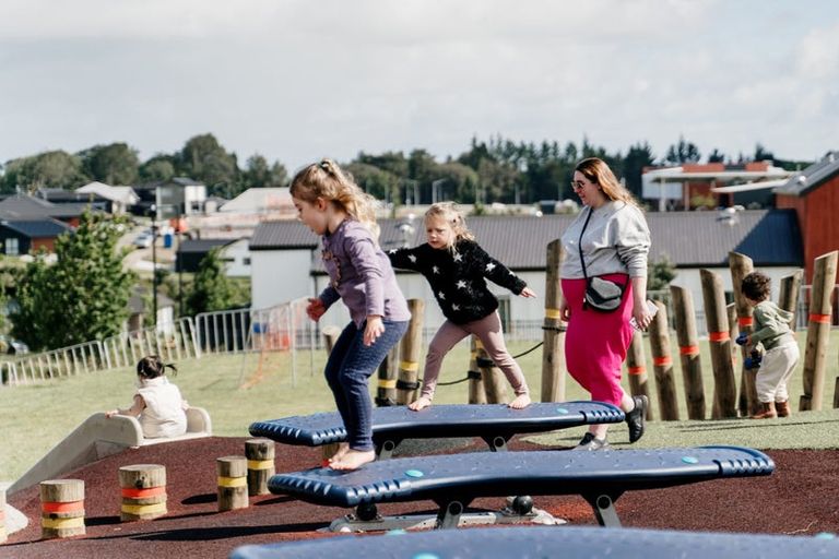 Photo of property in 47 Metoriti Crescent, Karaka, 2124