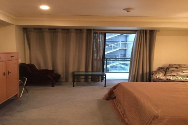 Photo of property in Heritage Tower Apartments, 517/22 Nelson Street, Auckland Central, Auckland, 1010