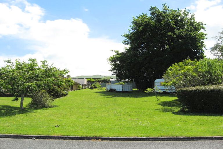Photo of property in 39 Matua Road, Huapai, Kumeu, 0810