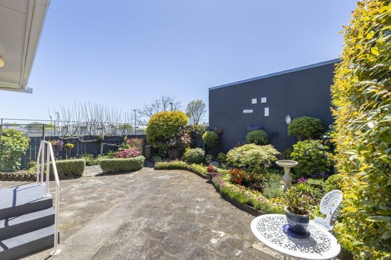 Photo of property in 206a Tukapa Street, Westown, New Plymouth, 4310