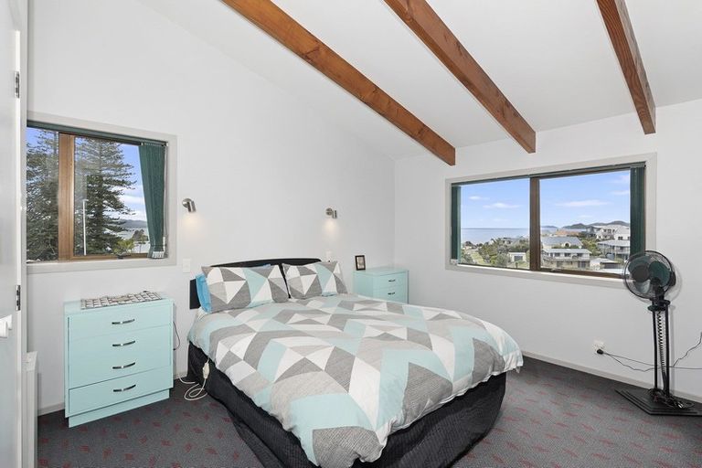 Photo of property in 25 Tapeka Road, Russell, 0202