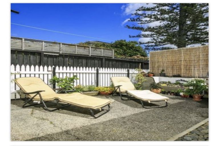 Photo of property in 2/26 Rangatira Road, Birkenhead, Auckland, 0626