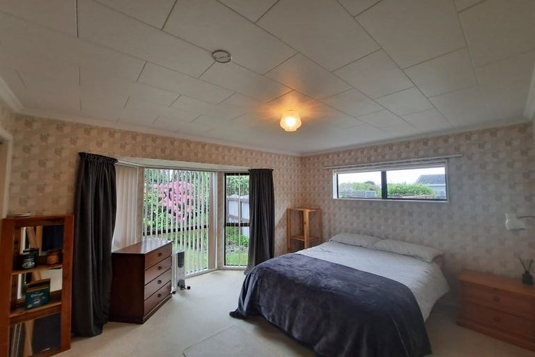 Photo of property in 13a Julian Place, Westown, New Plymouth, 4310