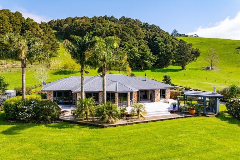 Photo of property in 21 Going Road, Matarau, Kamo, 0185