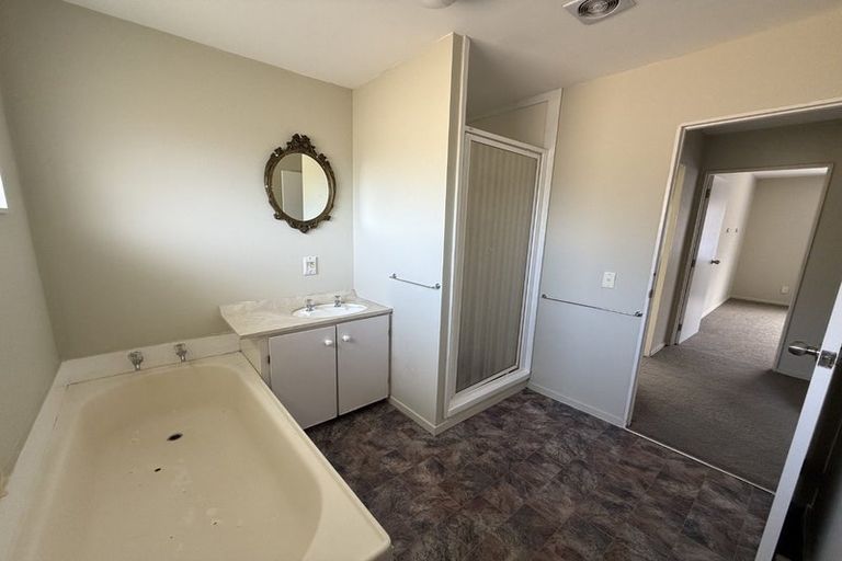 Photo of property in 91 Triangle Road, Massey, Auckland, 0614