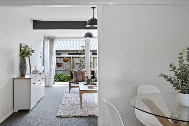 Photo of property in 2/321 Wairakei Road, Burnside, Christchurch, 8053