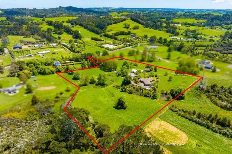 Photo of property in 103 Awa Road, Kumeu, 0891