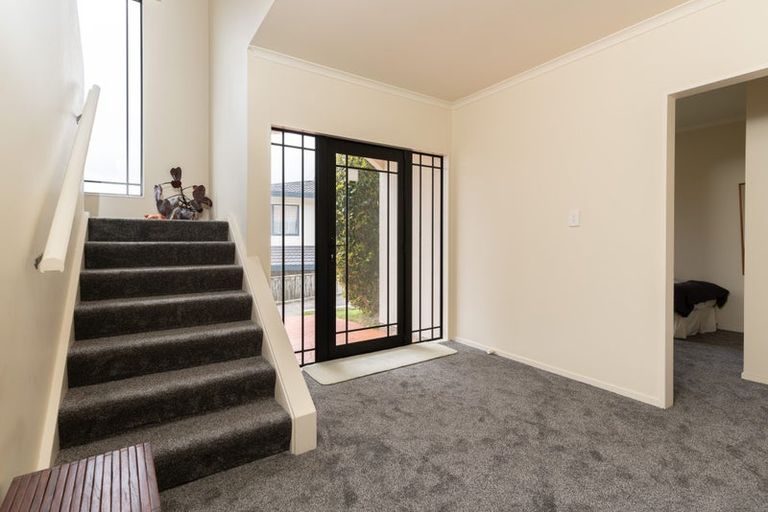 Photo of property in 17 Corsham Grove, Churton Park, Wellington, 6037