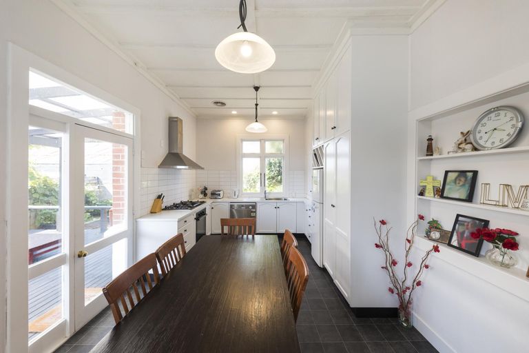 Photo of property in 53 Limbrick Street, Terrace End, Palmerston North, 4410