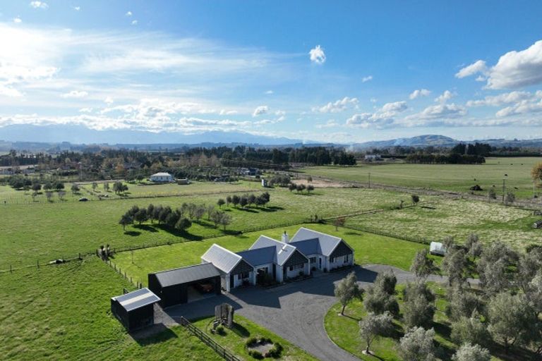 Photo of property in 104 White Rock Road, Martinborough, 5781