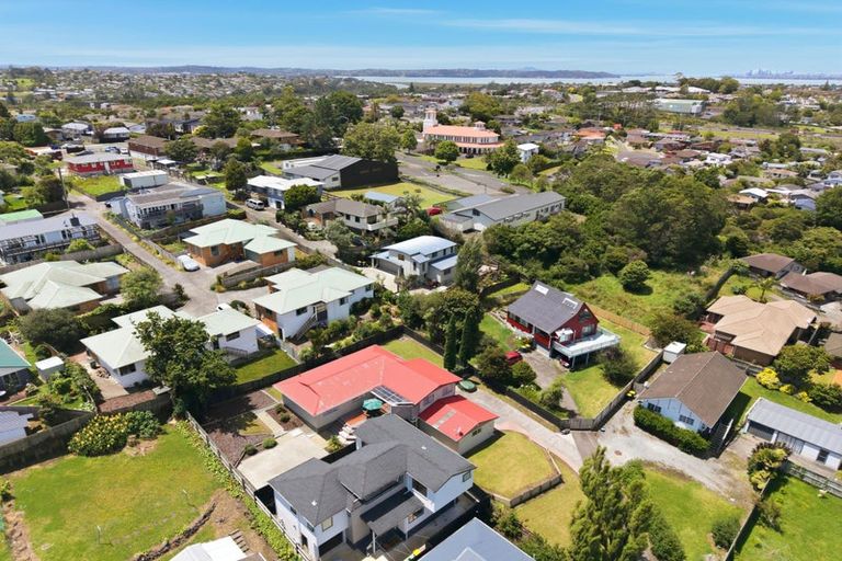 Photo of property in 40 Glenbervie Crescent, Massey, Auckland, 0614