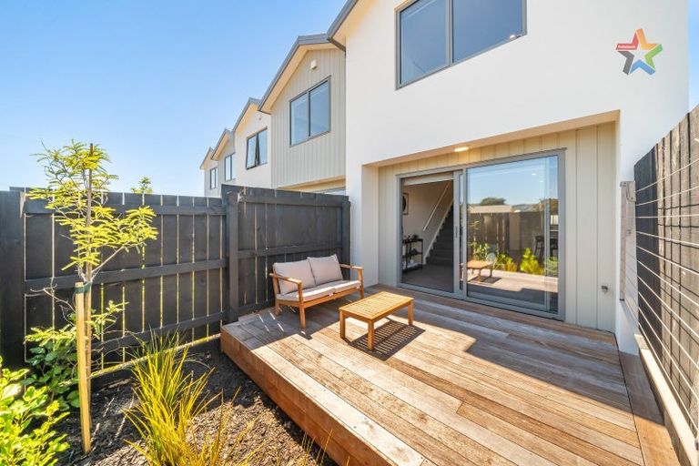 Photo of property in 14/15 Awamutu Grove, Waiwhetu, Lower Hutt, 5010