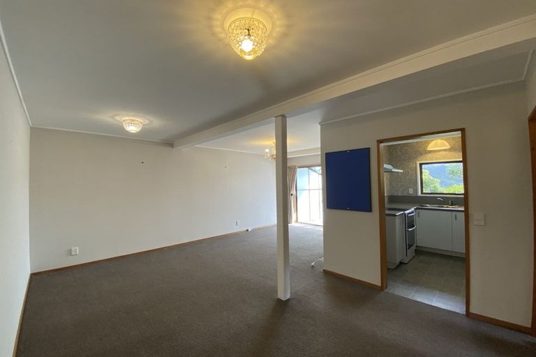 Photo of property in 6 Hawick Street, Karori, Wellington, 6012