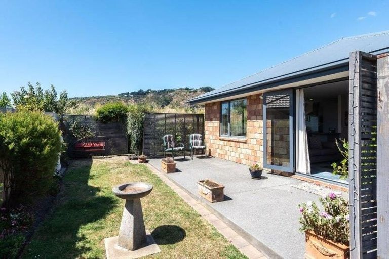 Photo of property in 19 Hamlet Lane, Heathcote Valley, Christchurch, 8022
