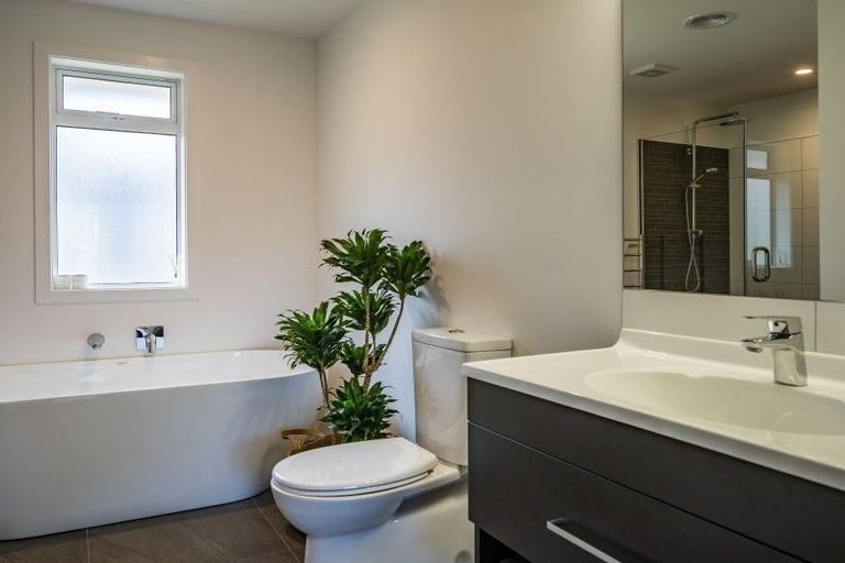 Photo of property in 68 Banks Boulevard, Whitby, Porirua, 5024