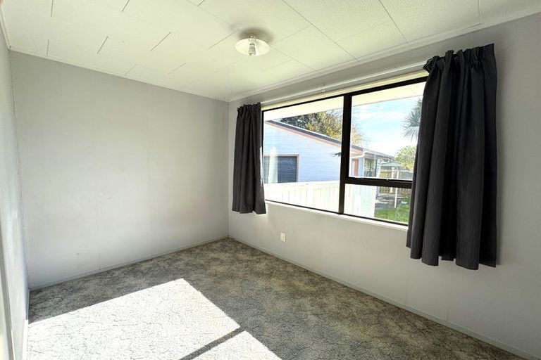 Photo of property in 46 Newton Place, Westbrook, Palmerston North, 4412