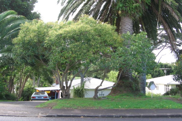 Photo of property in 31 Amberley Avenue, Te Atatu South, Auckland, 0610